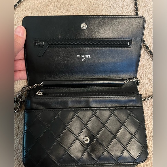 Host Pick Vintage Chanel Wallet on a Chain - Picture 8 of 17